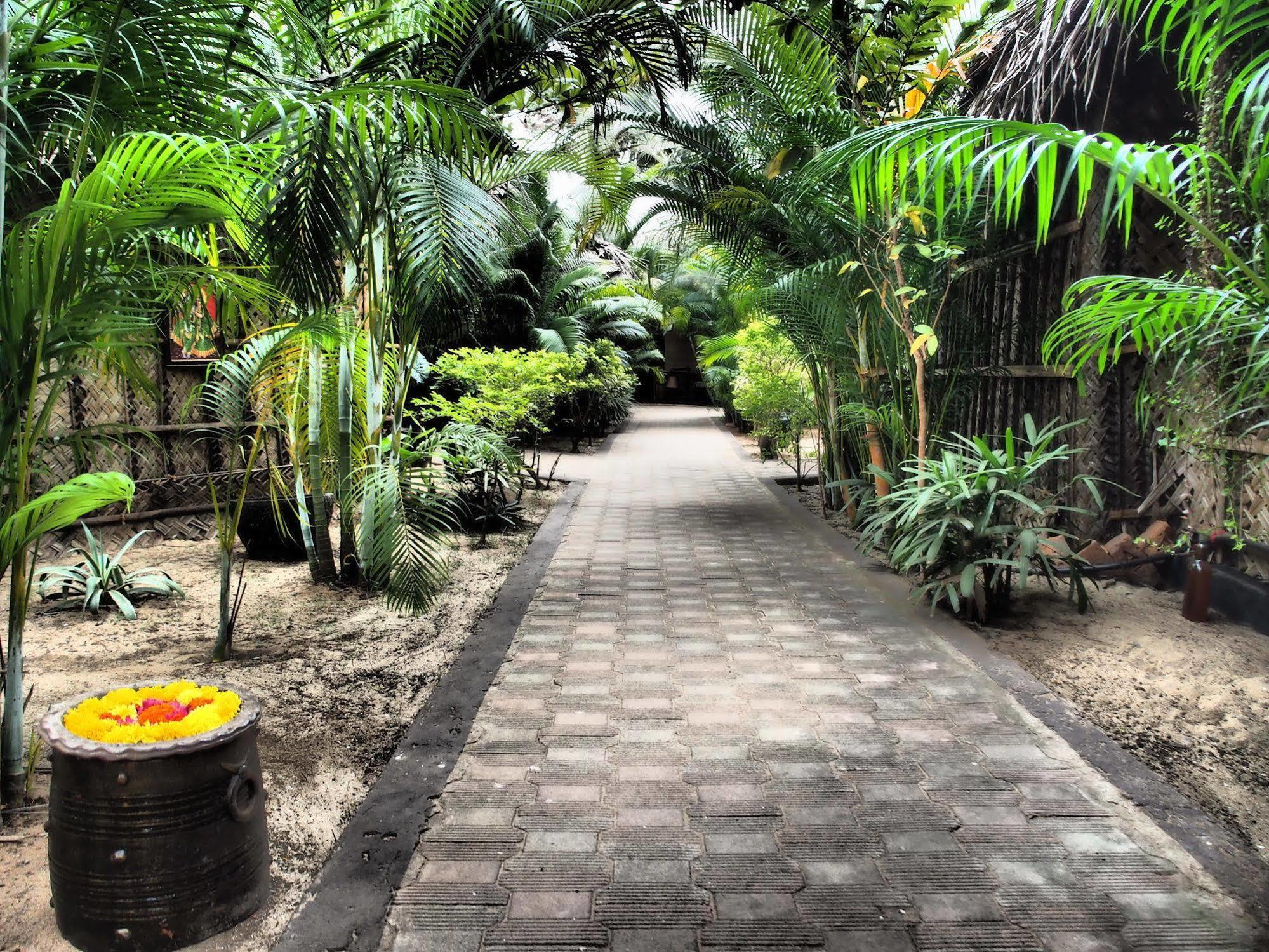 The Palm Trees Resort Patnem Beach Buitenkant foto